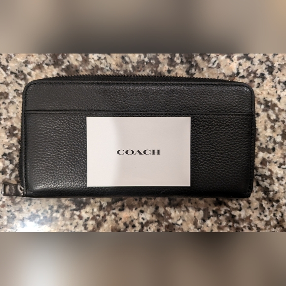 COACH - Accordion Wallet 🖤 - Picture 3 of 9